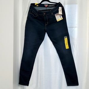 Woman's Plus Size 18 Skinny Jeans